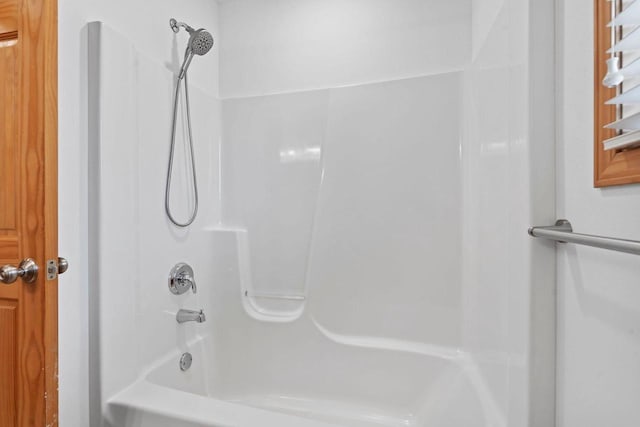 7605 W Windrush Ln, Franklin, WI 53132 - bathroom with shower / bath combination