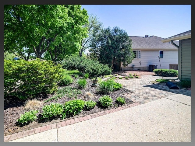 5401 Comanche Way, Madison, WI 53704 - view of yard featuring central AC unit