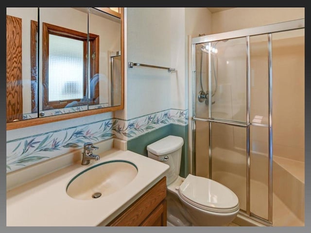 5401 Comanche Way, Madison, WI 53704 - full bath featuring a stall shower, toilet, and vanity