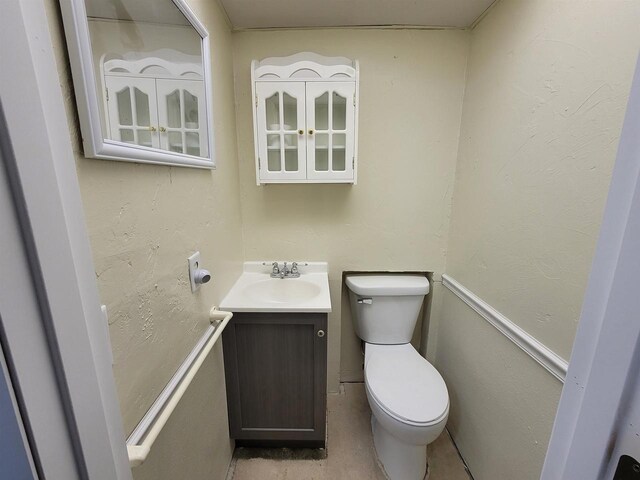 1992 London Rd, Green Bay, WI 54311 - half bath with vanity and toilet