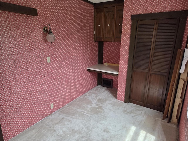 5986 Marsh Rd, Elkhorn, WI 53121 - interior space featuring visible vents, carpet flooring, and wallpapered walls