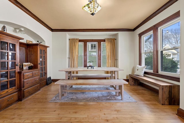 817 E Otjen St, Milwaukee, WI 53207 - dining area with crown molding and light wood finished floors
