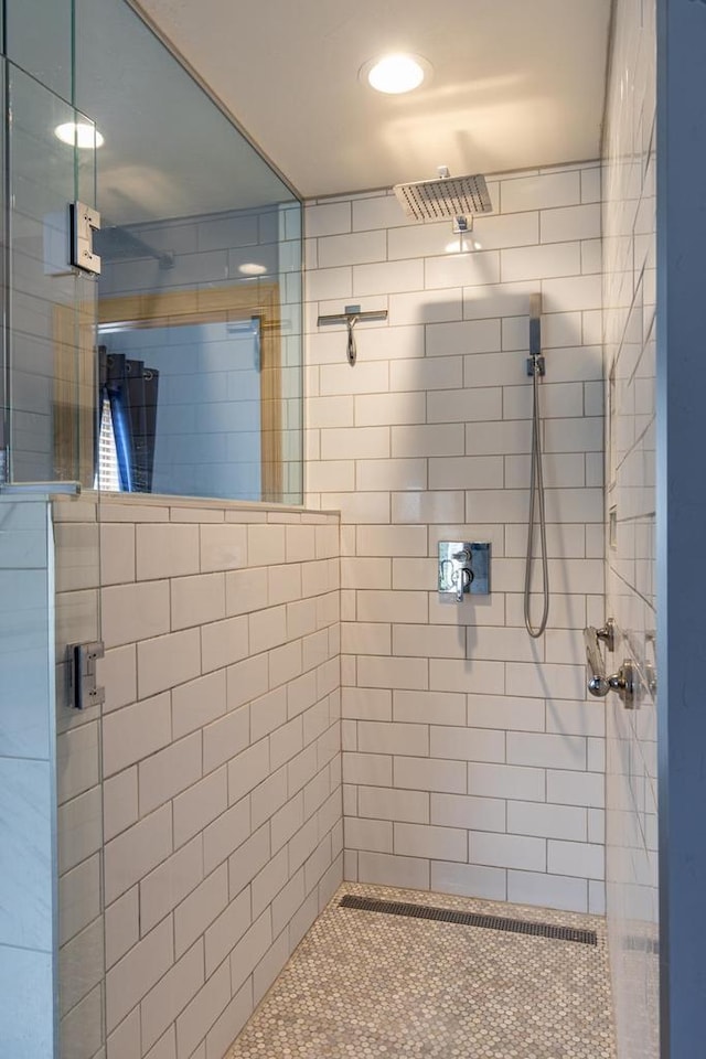 4175 Twilight Ct, Oshkosh, WI 54904 - bathroom with a shower stall