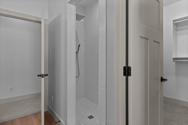 N9046 Southtowne Dr, Menasha, WI 54952 - bathroom with a tile shower
