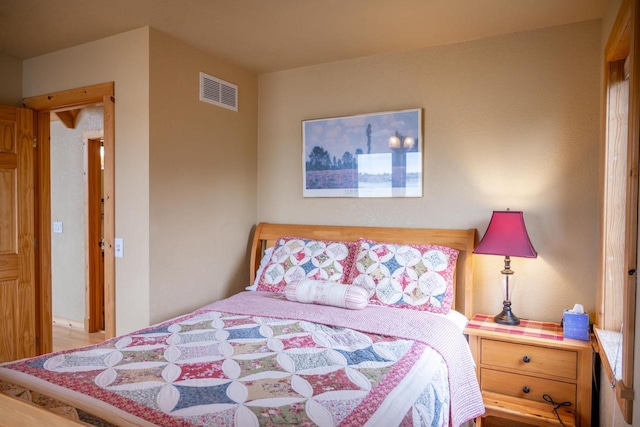 W5588 S Stone Gate Dr, New Lisbon, WI 53950 - bedroom featuring visible vents