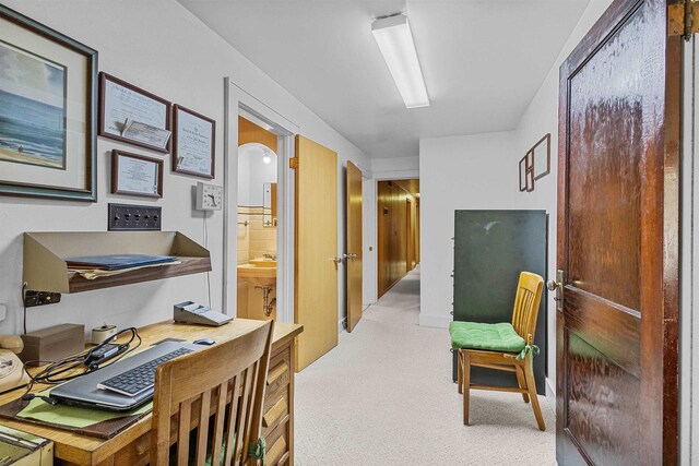 812 Milwaukee St, Kewaunee, WI 54216 - hallway featuring light carpet