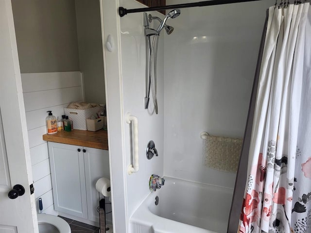 218 7th Ave, New Glarus, WI 53574 - full bath featuring shower / bath combo with shower curtain