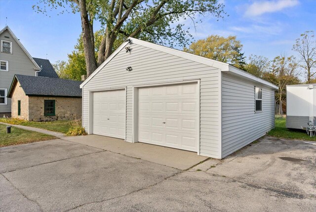 view of detached garage