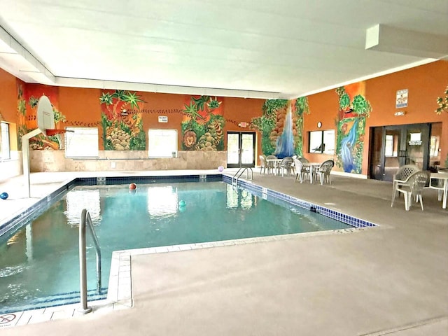 W5929 Driftwood Ln, New Lisbon, WI 53950 - view of indoor pool