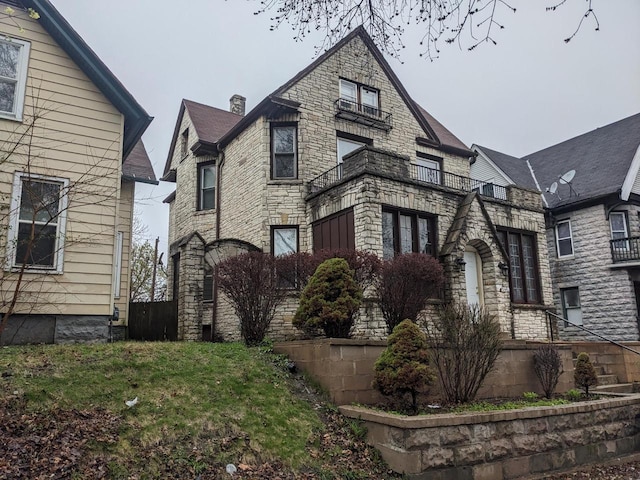 view of front facade with stone siding