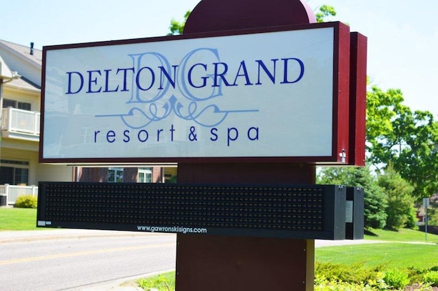 view of community / neighborhood sign