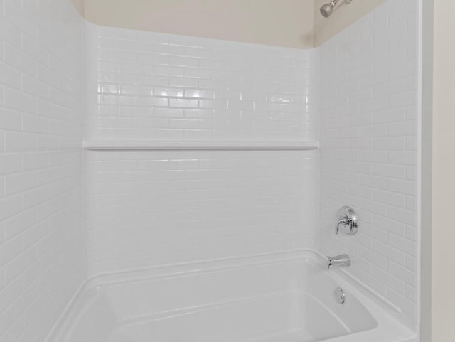 W194N16740 Eagle Dr Unit 1, Jackson, WI 53037 - full bath featuring shower / tub combination