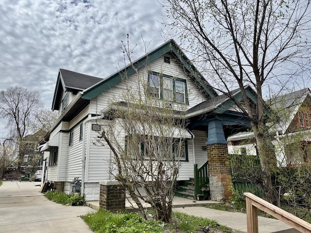 view of front of house with covered porch