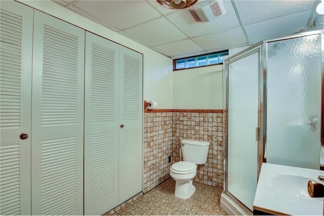 1897 Breezy Bay Rd, Balsam Lake, WI 54810 - full bath featuring visible vents, a drop ceiling, a closet, and a shower stall