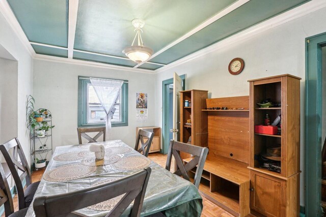 3025 W Pierce St, Milwaukee, WI 53215 - dining area with crown molding