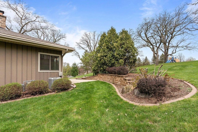 view of yard featuring cooling unit