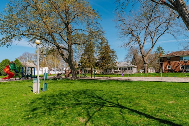 556 Gold St, Green Lake, WI 54941 - surrounding community featuring a yard