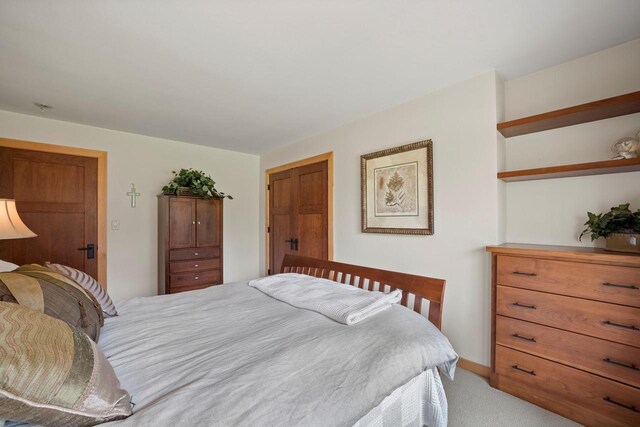 8350 N Pelican Ln, Milwaukee, WI 53217