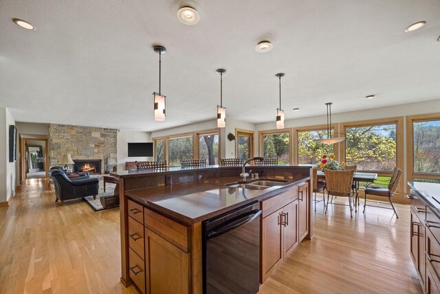 8350 N Pelican Ln, Milwaukee, WI 53217