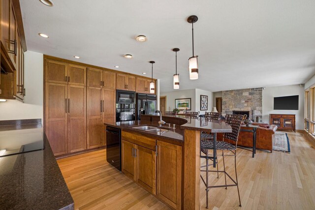 8350 N Pelican Ln, Milwaukee, WI 53217