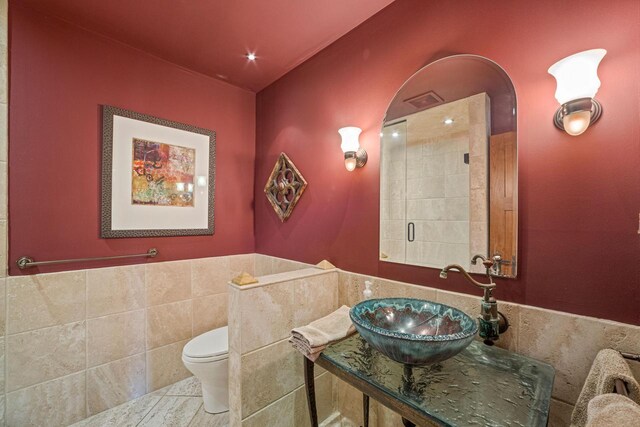 8350 N Pelican Ln, Milwaukee, WI 53217