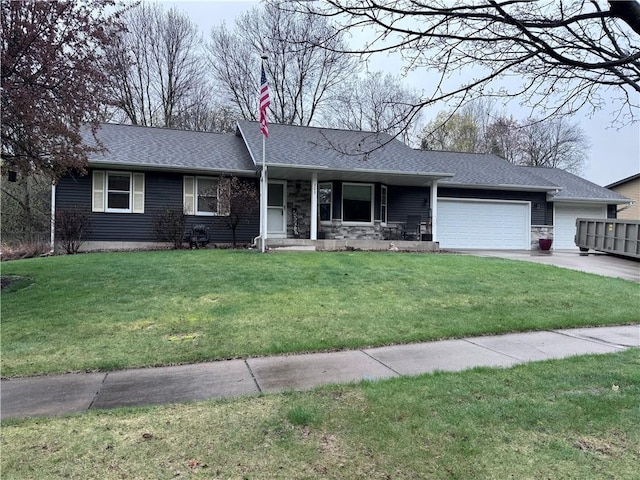 323 Hewitt St, Eau Claire, WI 54701 - single story home featuring a porch, an attached garage, roof with shingles, and a front lawn