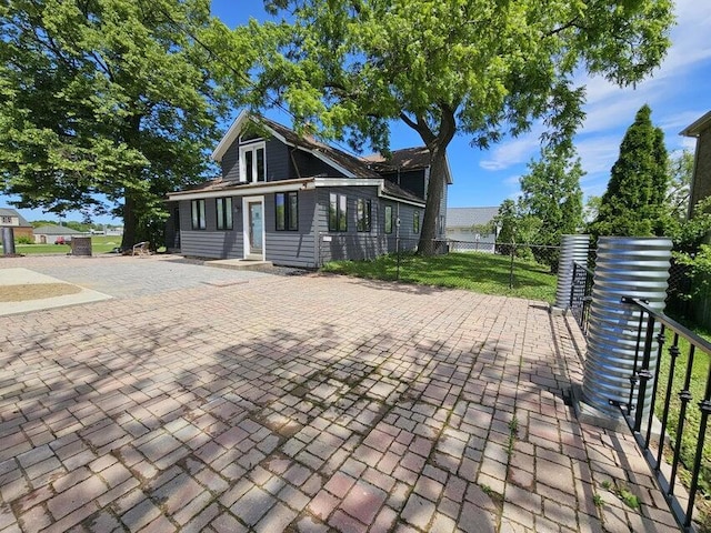 4464 S Whitnall Ave, Milwaukee, WI 53225 - exterior space with fence