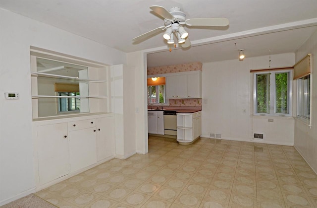 5109 Whitcomb Dr, Madison, WI 53711 - empty room featuring ceiling fan, light floors, and baseboards