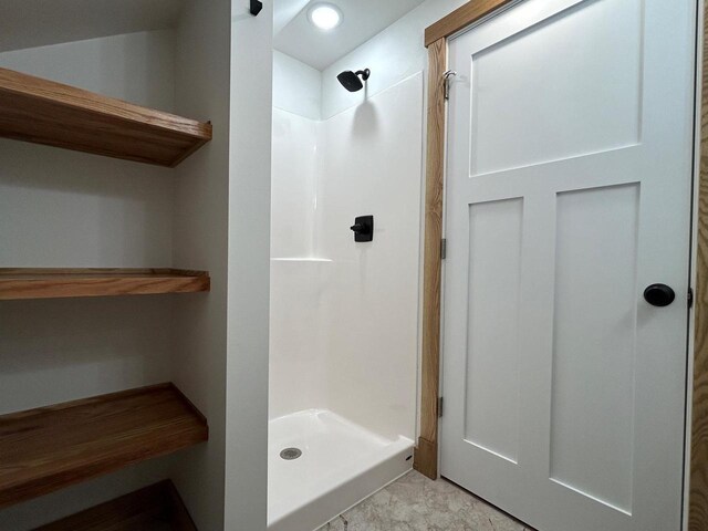 1019 Ellis Ave, Ashland, WI 54806 - full bathroom featuring a stall shower