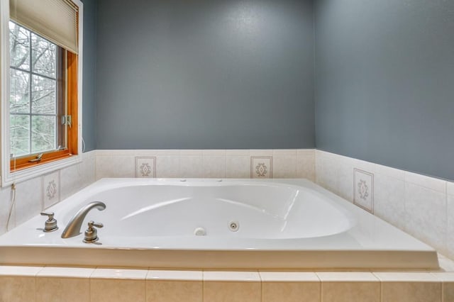 4109 Oak Ter, Weston, WI 54476 - full bath with a garden tub