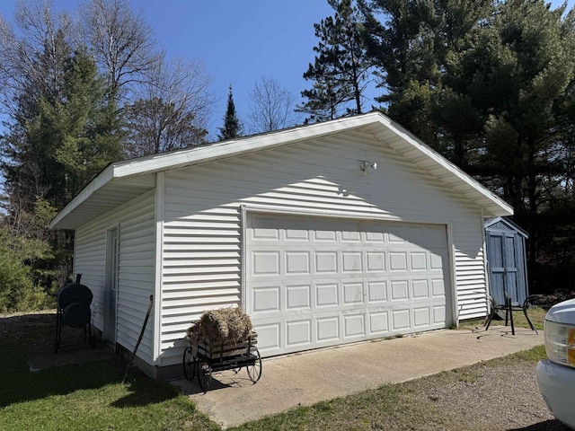 view of detached garage
