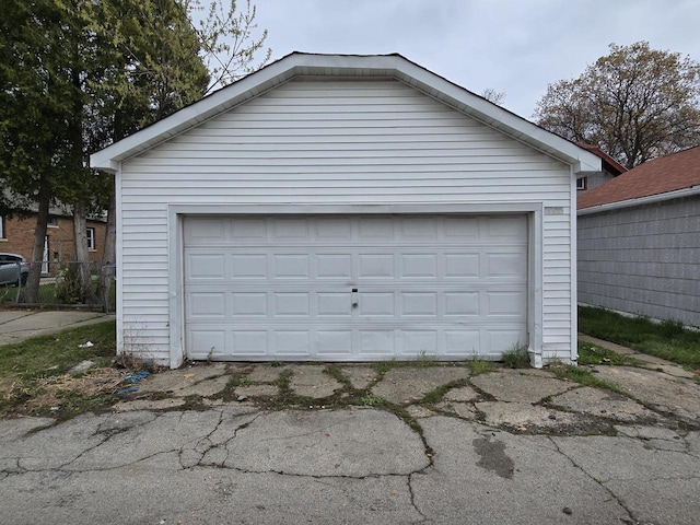 5535 N 40th St, Milwaukee, WI 53209 - view of detached garage