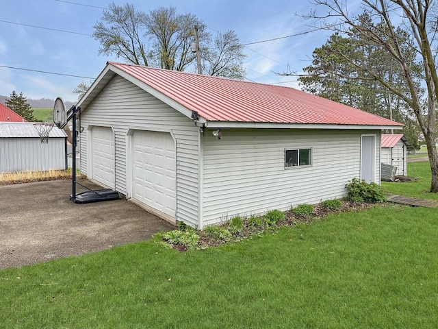 view of detached garage