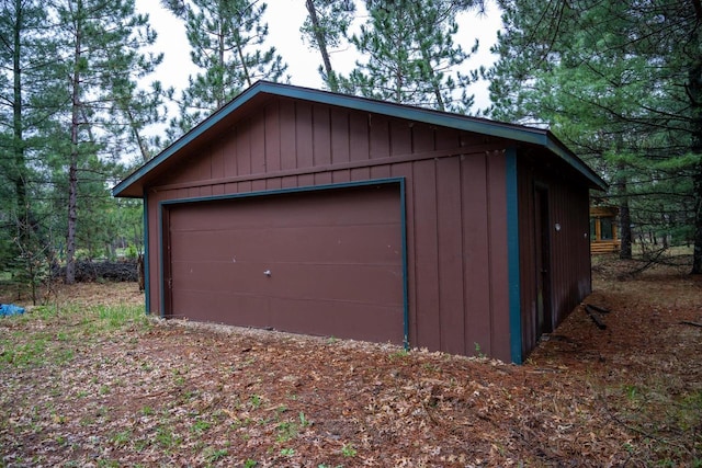 view of detached garage
