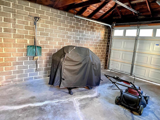 201 S Beaumont Rd, Prairie Du Chien, WI 53821 - view of garage