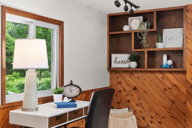 1511 Middleton St, Middleton, WI 53562 - dining area featuring track lighting