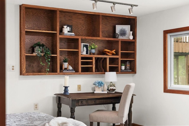 1511 Middleton St, Middleton, WI 53562 - home office featuring track lighting