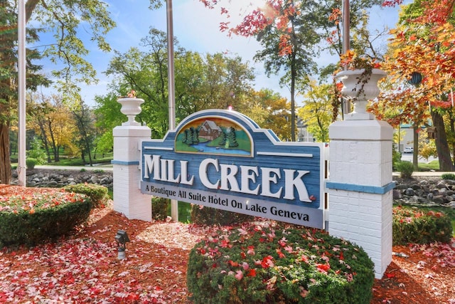 123 Center St Unit 301, Lake Geneva, WI 53147 - view of community / neighborhood sign
