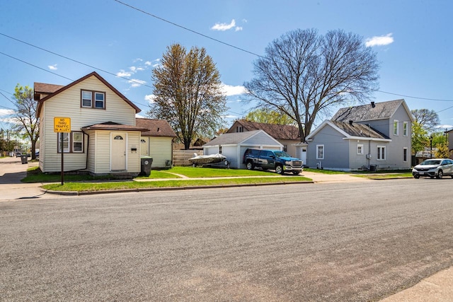 view of front of home featuring a front yard