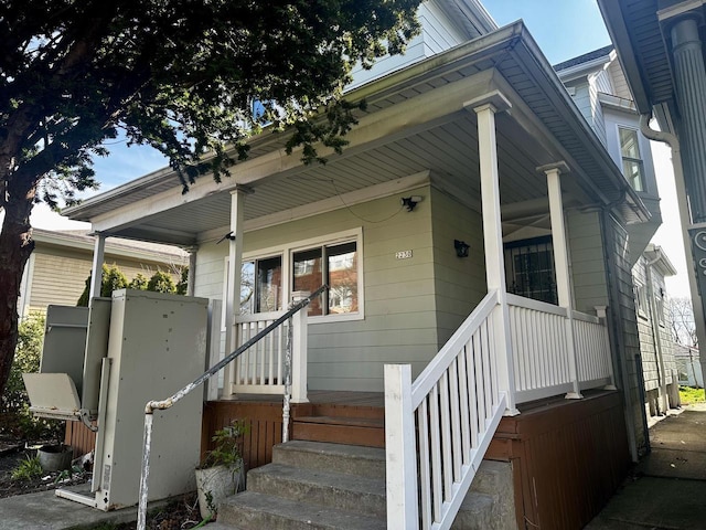 view of front of house featuring a porch