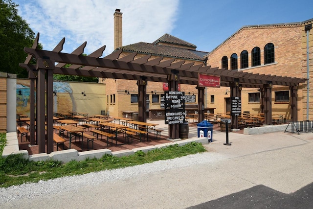 1928 E Iron St, Milwaukee, WI 53207 - surrounding community featuring a pergola