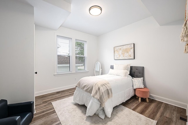 1928 E Iron St, Milwaukee, WI 53207 - bedroom featuring dark wood-style flooring, baseboards, and visible vents