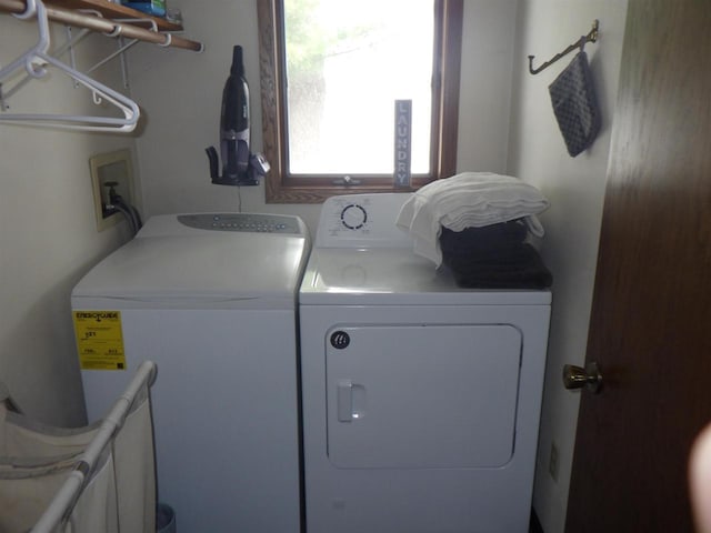 N2646 Rustic Cir, Clintonville, WI 54929 - laundry room with separate washer and dryer