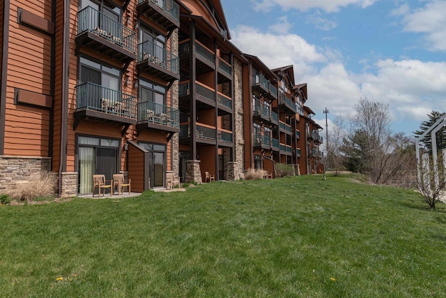 2504 River Rd Unit 7218, Wisconsin Dells, WI 53965 - view of apartment building / complex
