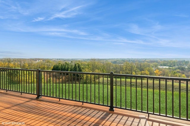 580 S Stone Ridge Dr, Lake Geneva, WI 53147 - deck featuring a yard