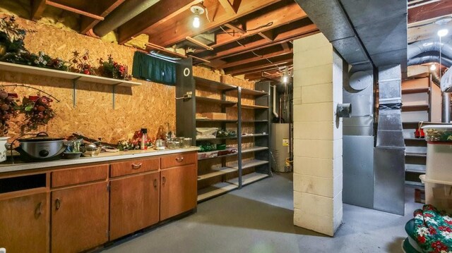 3710 Mcelroy St, Eau Claire, WI 54701 - unfinished basement featuring gas water heater