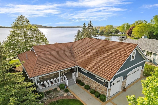 W11055 Eagle Dr, Lodi, WI 53555 - aerial view of property and surrounding area featuring a large body of water