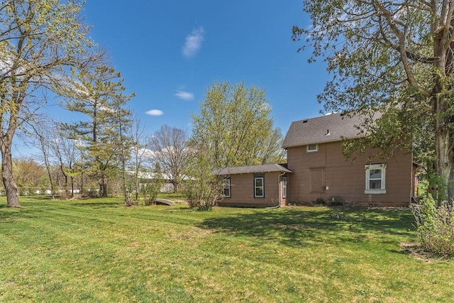 332 La Valle St, Reedsburg, WI 53959 - view of grassy yard