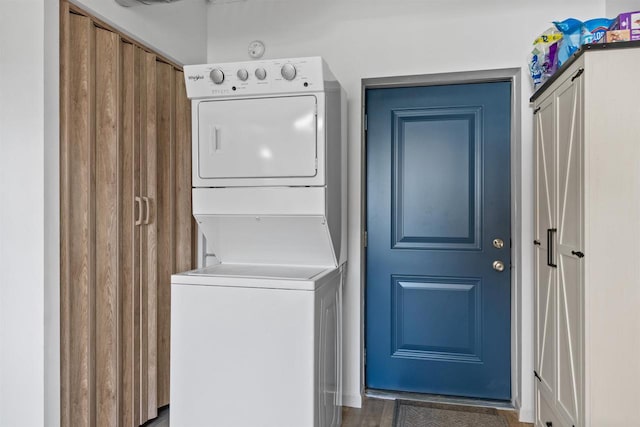 657 Elm St, Black River Falls, WI 54615 - clothes washing area with stacked washer / drying machine