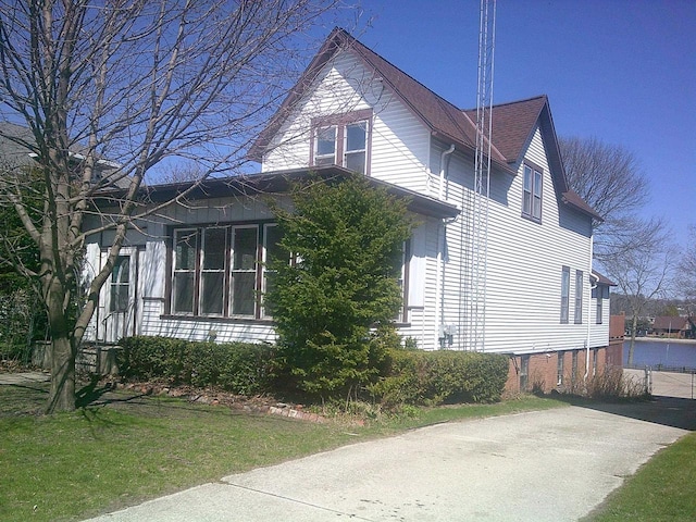 2309 Jefferson St, Two Rivers, WI 54241 - view of side of home
